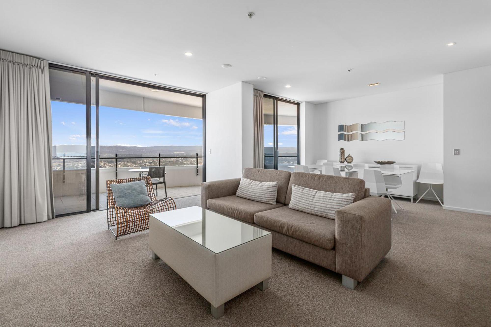Three-Bedroom Sub Penthouse Apartment