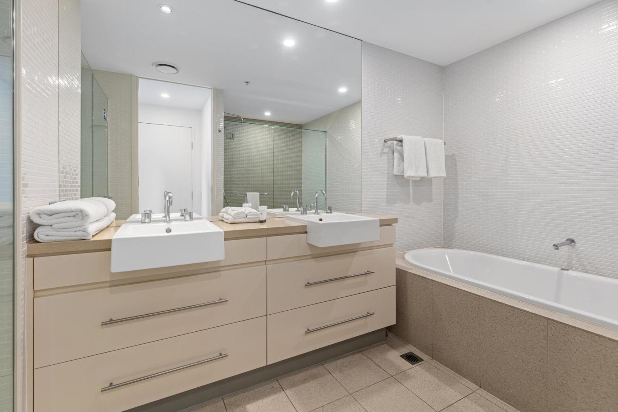 Three-Bedroom Sub Penthouse Apartment