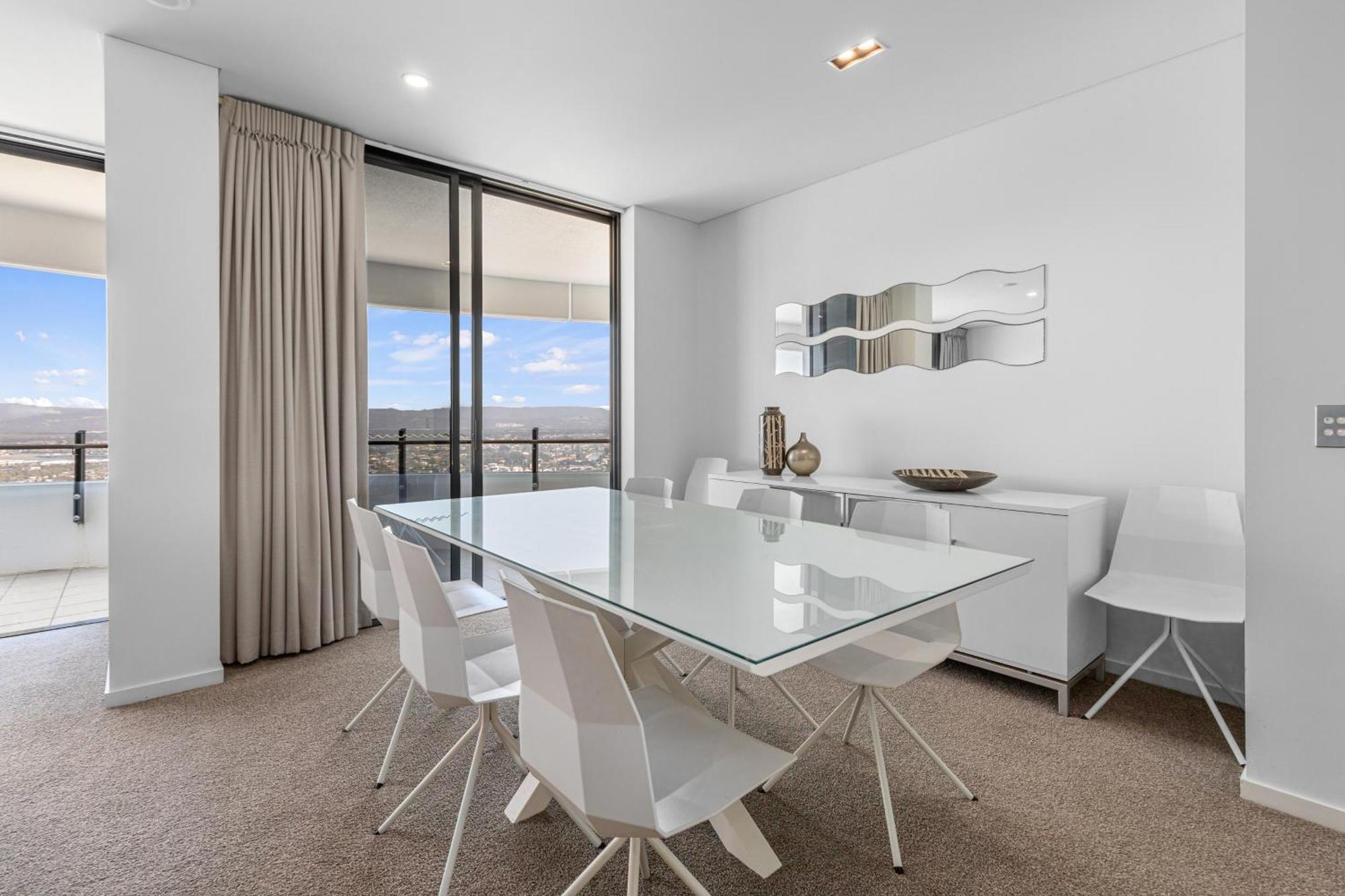 Three-Bedroom Sub Penthouse Apartment