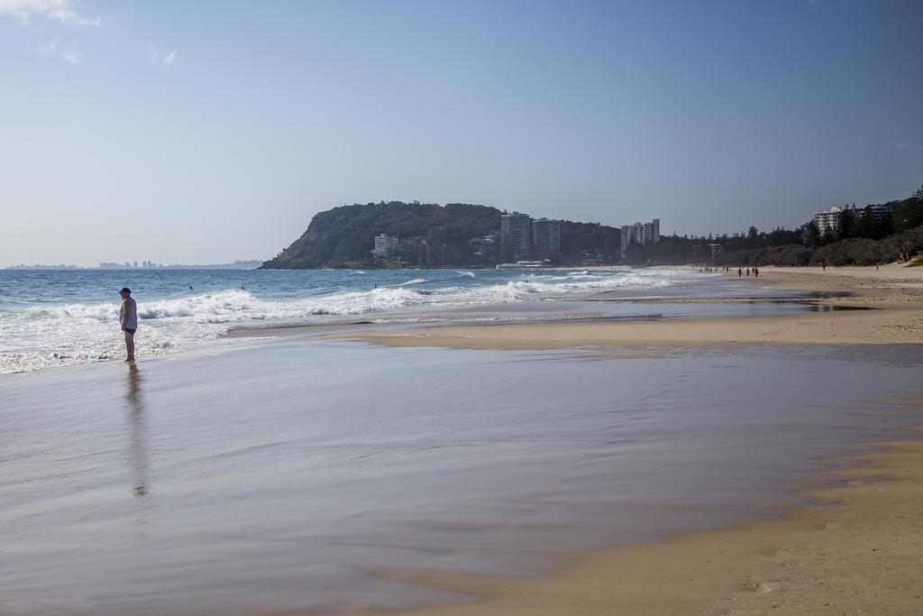 Three-Bedroom Apartment with Air-conditioning and Ocean View