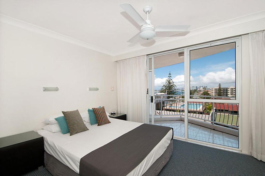 Two-Bedroom Apartment with Sea View