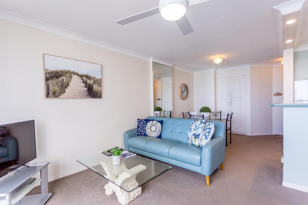 One-Bedroom Ocean View Apartment