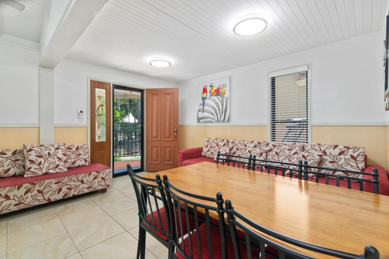 Two-Bedroom Holiday Home Two-Storey Macaw Mansion