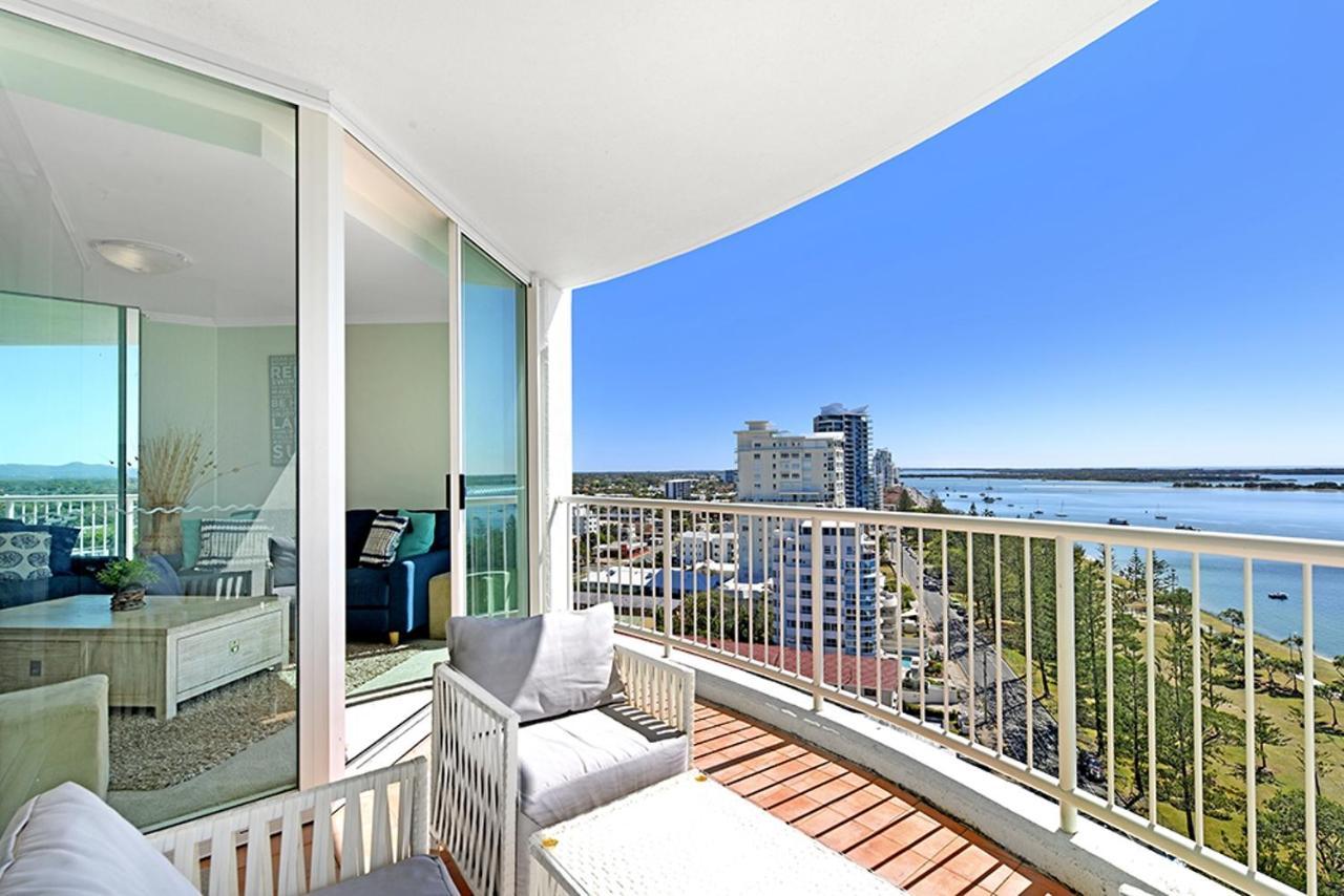 Deluxe Three-Bedroom Apartment