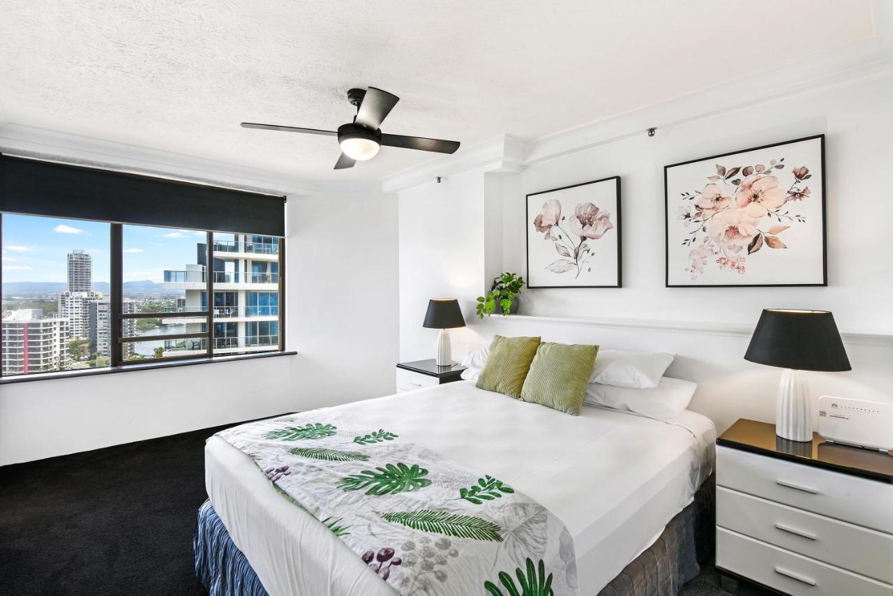 Deluxe Two Bedroom Ocean View Apartment