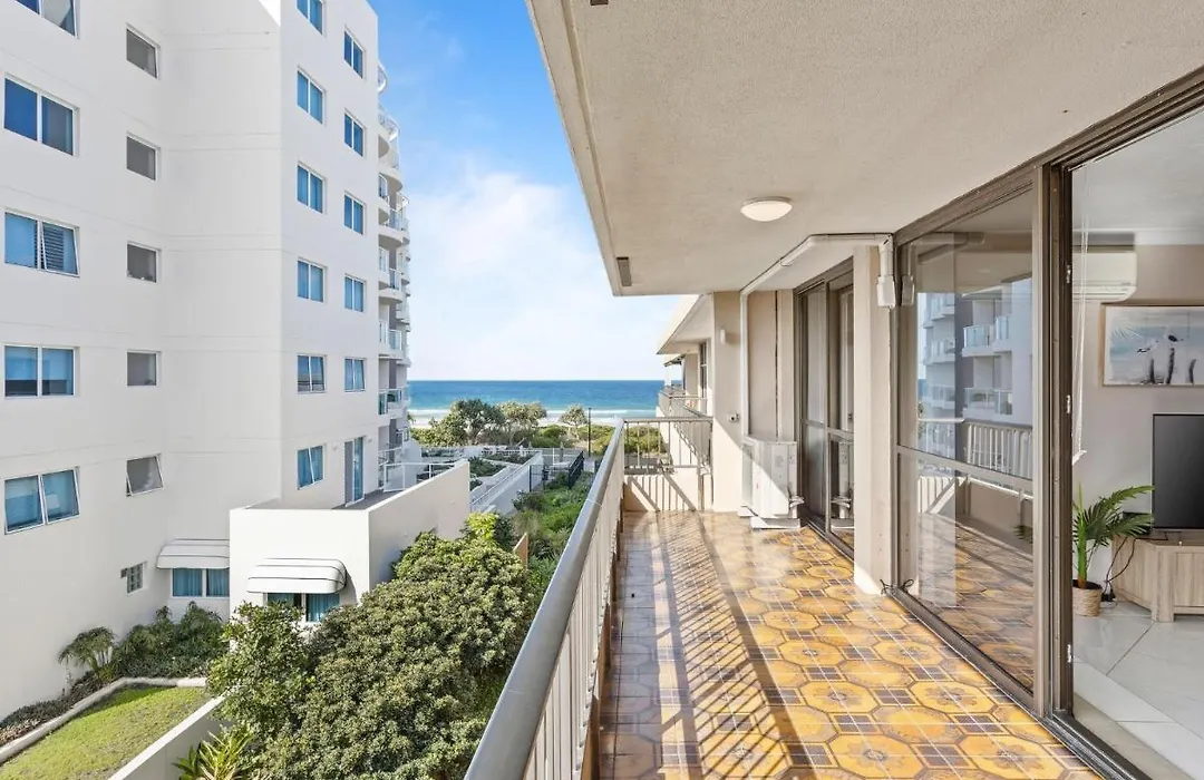 Beachfront Getaway In Palm Beach - Coasthm-1
