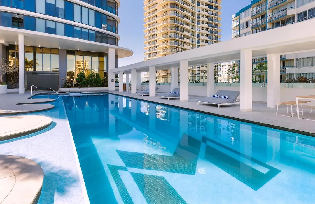 Meriton Suites Surfers Paradise-1