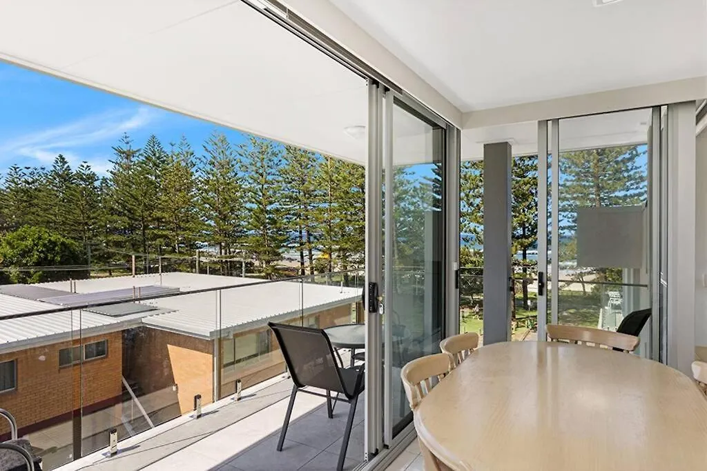Teenamara - Hosted By Burleigh Letting-1