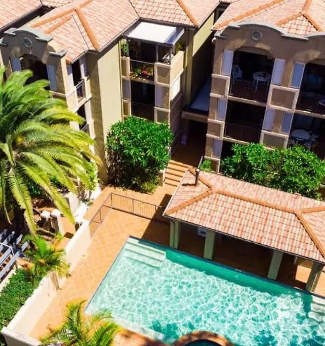 'Little Mermaid' Beach Apartment Best Location Walk To Beach And Restaurants - Sleeps 4-1