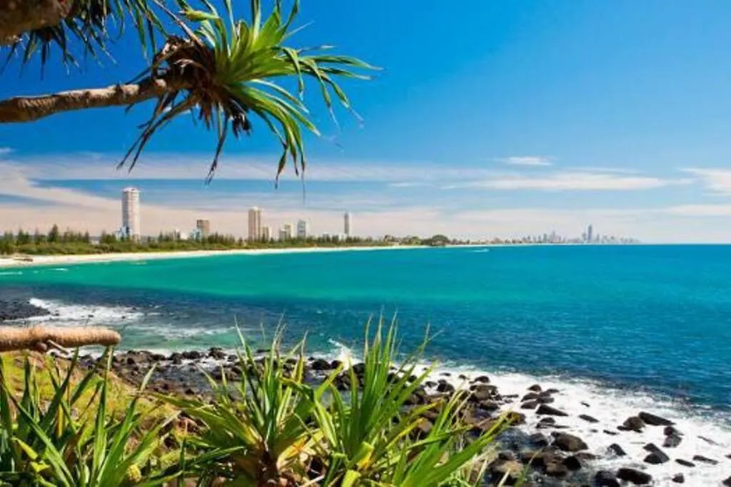 3Br Family Retreat 7 Mins Beach-1