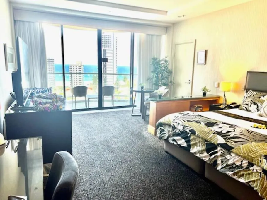 Broadbeach Surfers Spa Bath Ocean View Suite-1