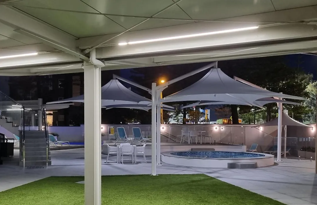 Peninsula Surfers Paradise - Hosted By Coastal Letting Co.-1