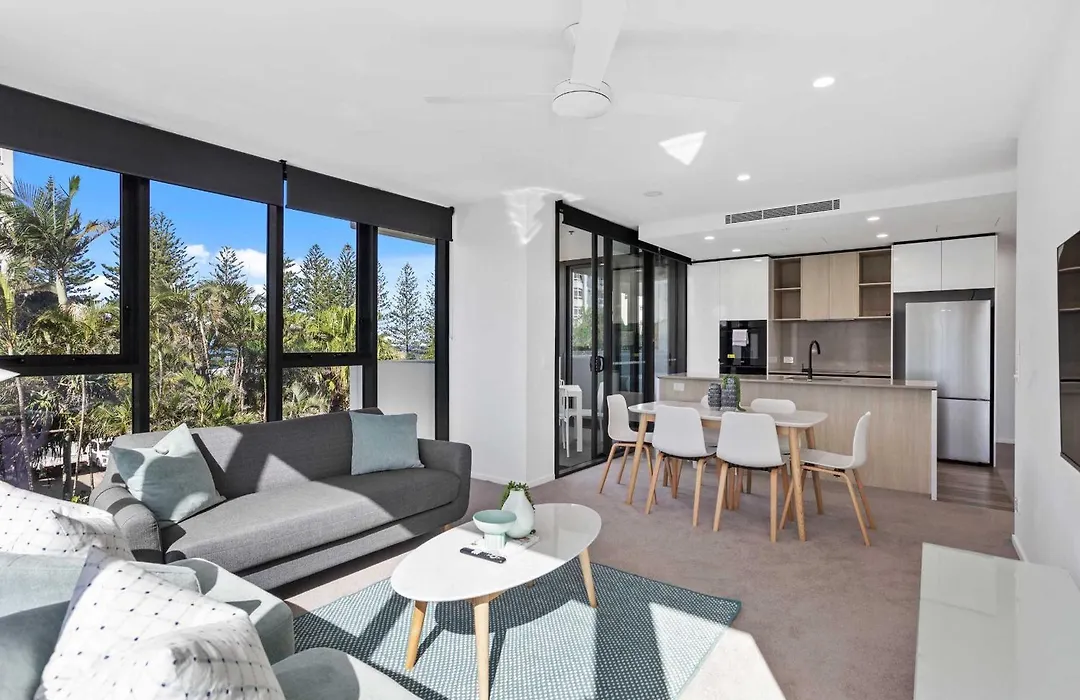2 Bedroom Luxury In Burleigh Heads!-1