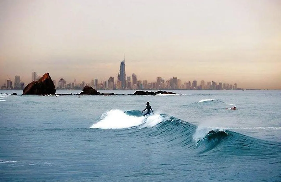 Surfers International Apartments-1