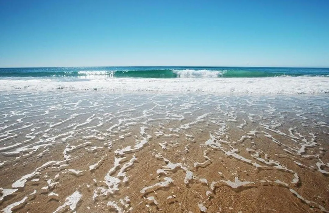 Surfers International Apartments-1