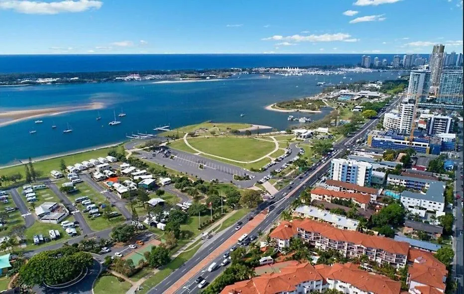 Broadwater Villa Southport-1