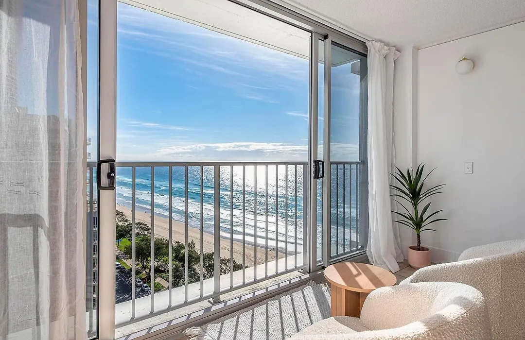Boho Oceanview Apartment-1