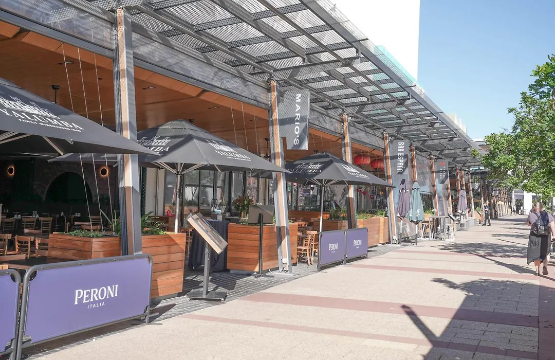 Broadbeach Mall Location, Victoria Square-1