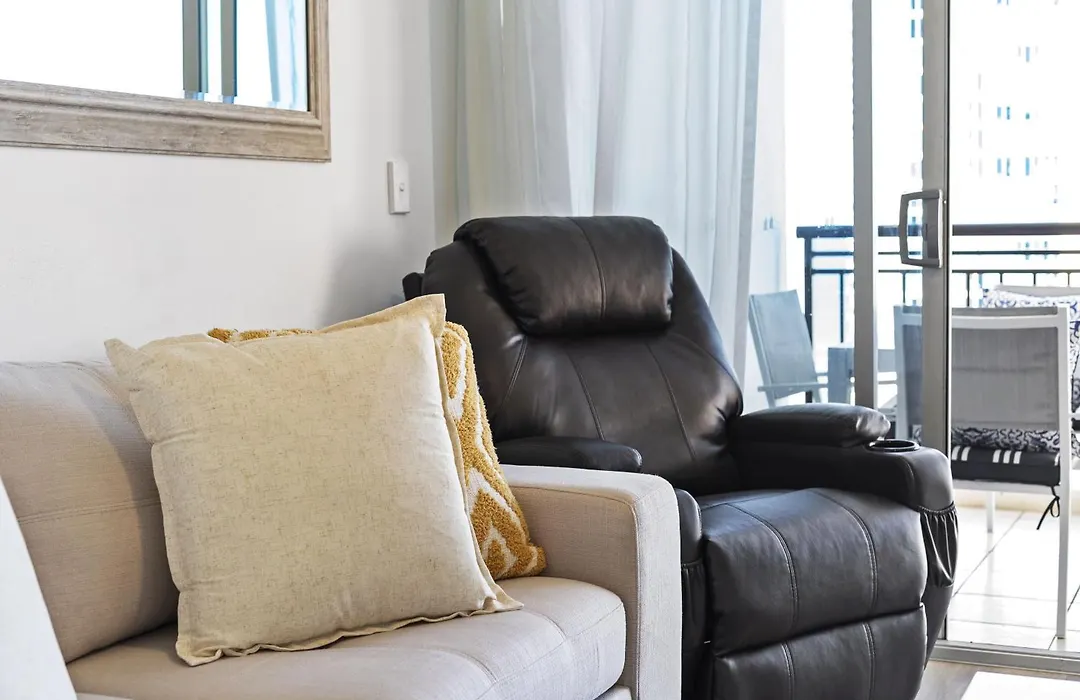 Chevron Renaissance Surfers Paradise Mid Week Madness Deal - Q Stay-1