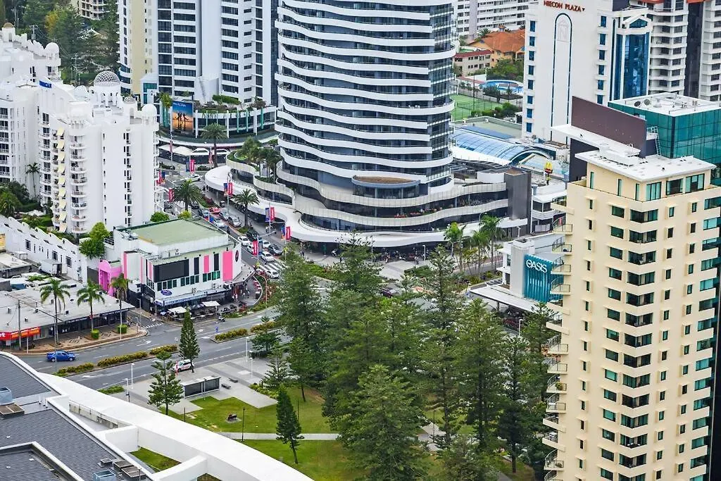 Coastal Chic 2 Bed Apt In Broadbeach-1