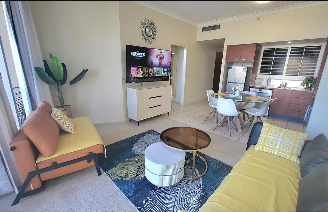 Beachside 2 Bedroom Apt In The Heart Of Surfers Paradise - Chevron Renaissance - Free Parking-1