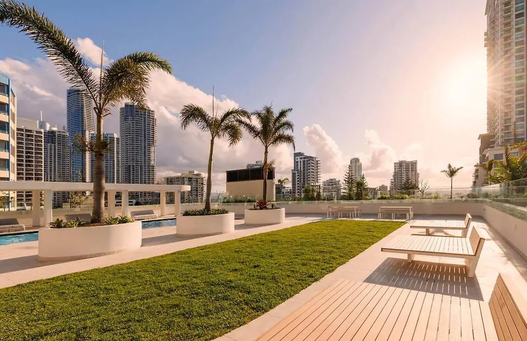 Clear Water Serenade Lv 50 Plus Skyhome At Ocean Meriton-1