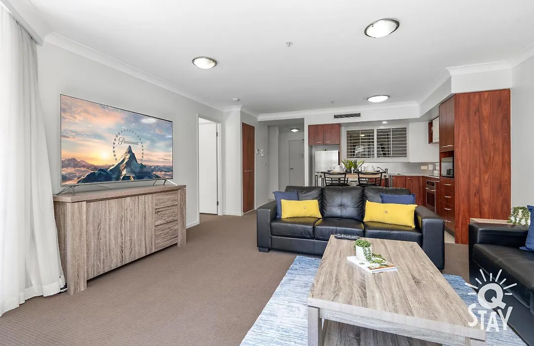 Chevron Renaissance - Qstay-1