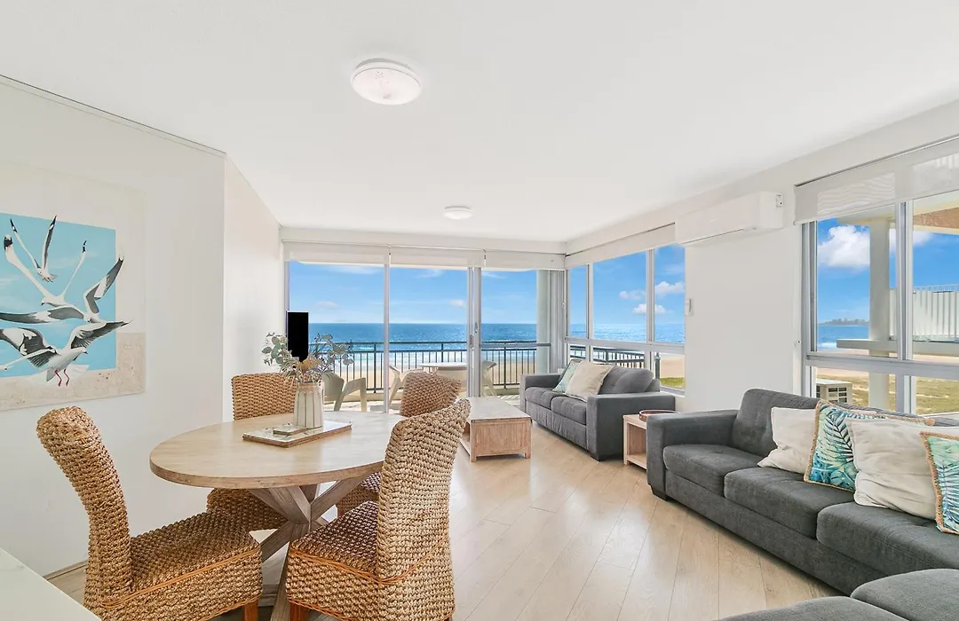 Oceanside Resort - Absolute Beachfront Apartments-1