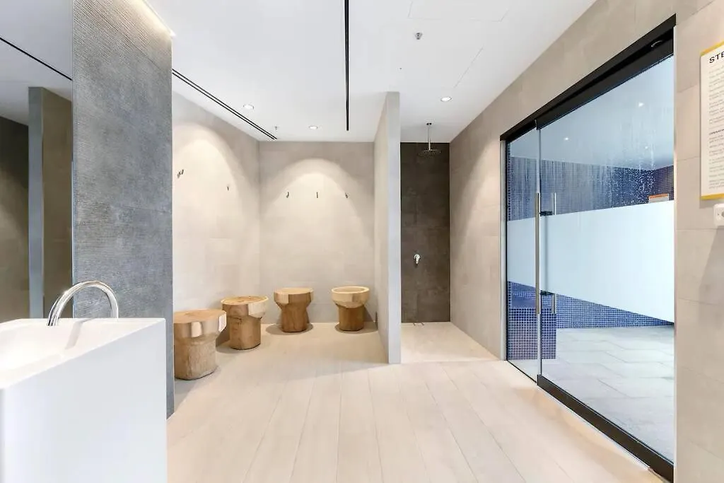 Nearly New Level 38 Broadbeach Casino 1 Bdr Unit-1