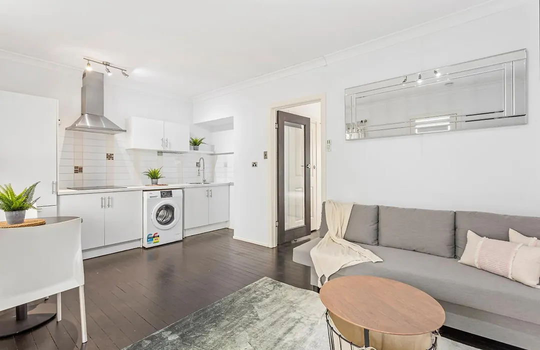 Peninsular Drive 1 Bedroom-1