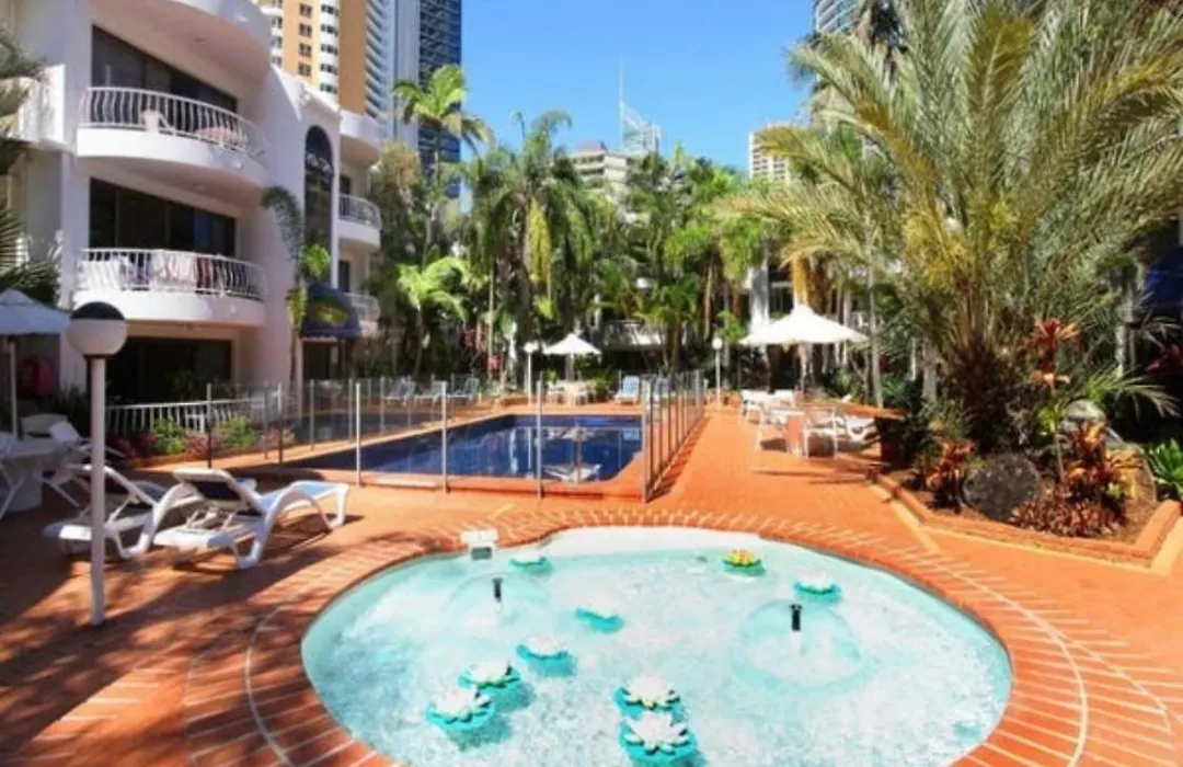 St Tropez Surfers Paradise-1