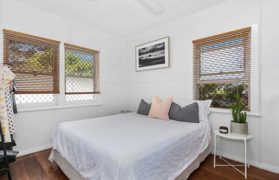 Beach Pad Close To Airport And Iconic Kirra Beach-1