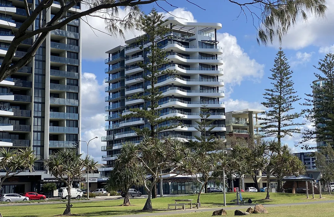 X Kirra Apartments-1