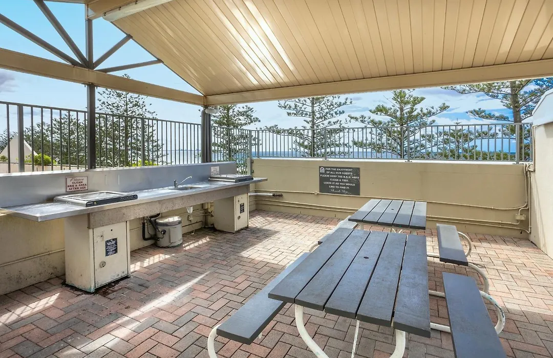 Beachfront 2-Bed With Pool, Bbq & Tennis Court-1
