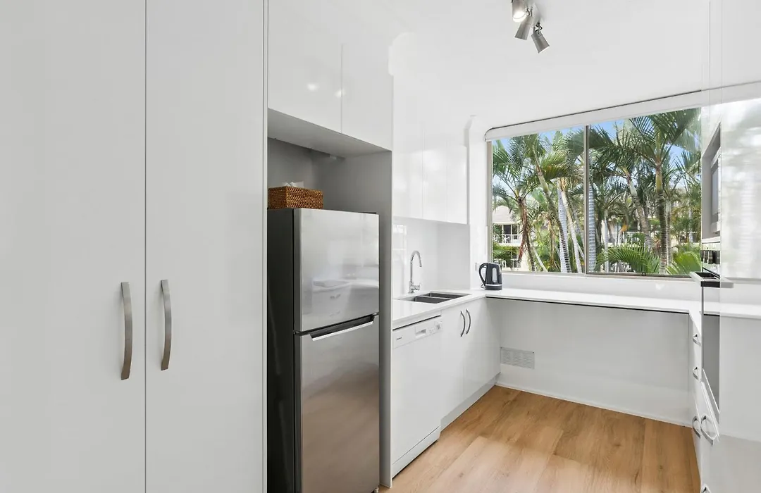 Miami Beachside Holiday Apartments-1