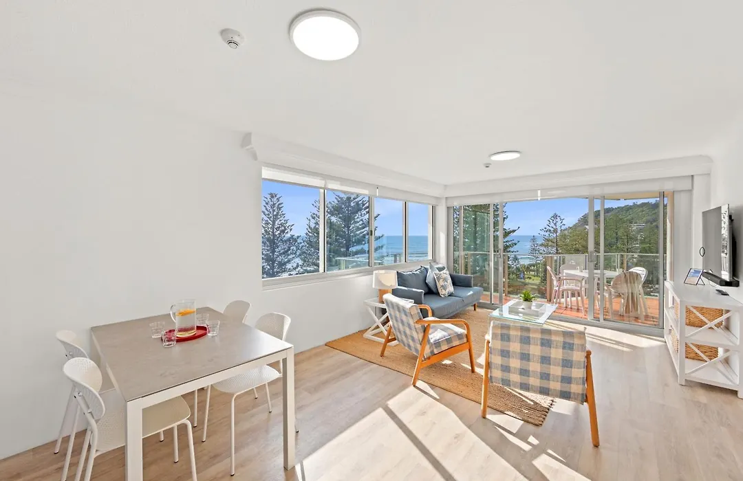 Pacific Regis Beachfront Holiday Apartments-1