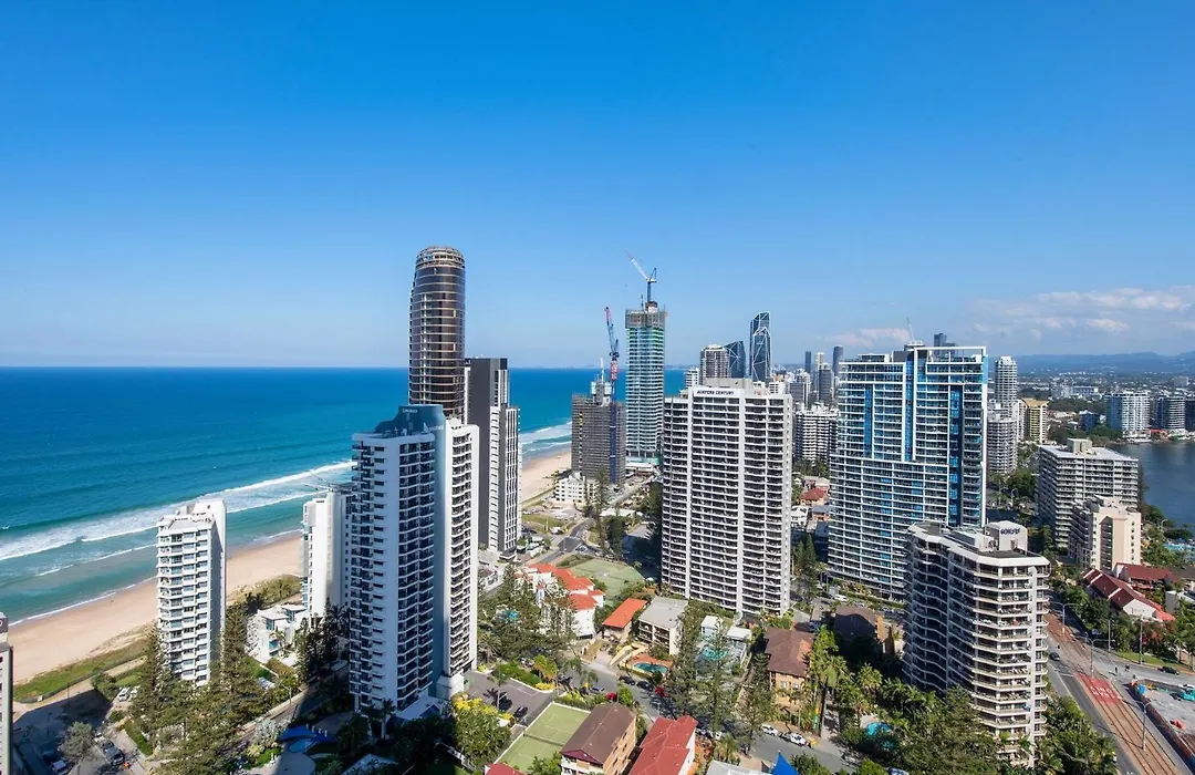 Luxury 3 Bedroom Apartment With Ocean Views - Coast Hm-1