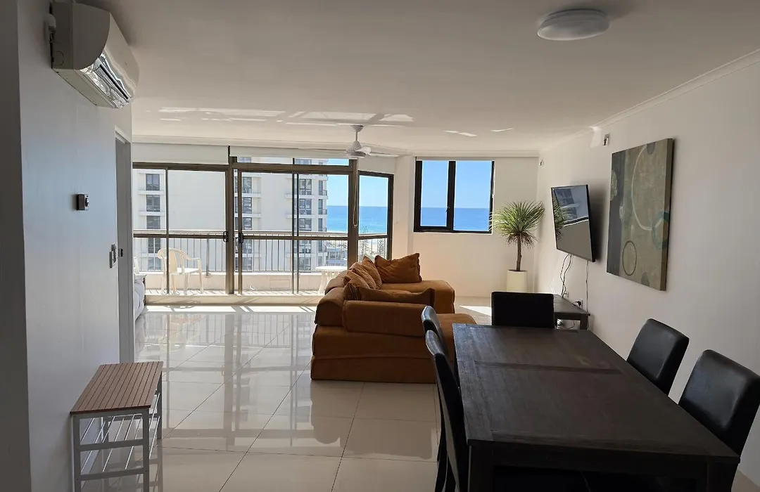 Surfers International Apartments-1