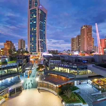 Circle On Cavill Surfers Paradise- 3 Bedroom Spa Apartment-2