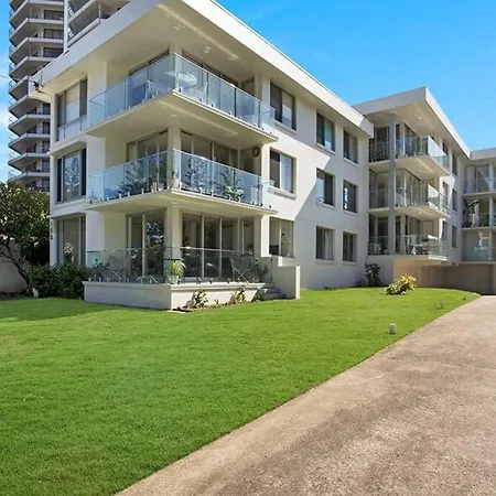 Teenamara - Hosted By Burleigh Letting-2