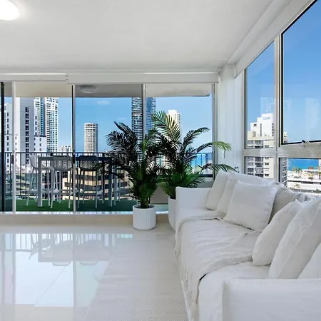 Large Waterfront Apartment In Surfers Paradise - Coasthm-3