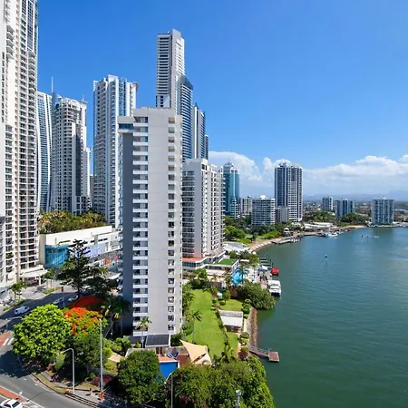 Large Waterfront Apartment In Surfers Paradise - Coasthm-2