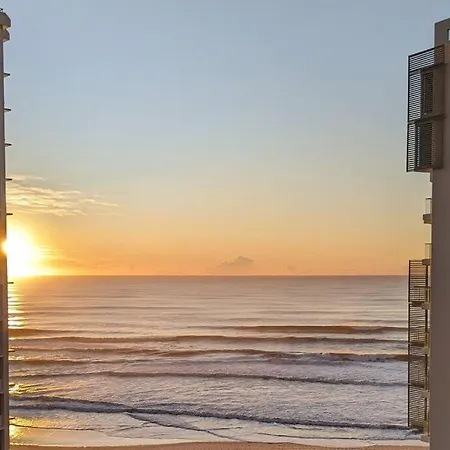 Longbeach Luxe, Surfers Paradise-3