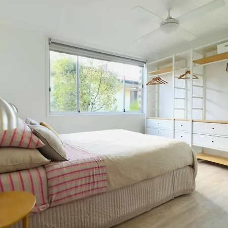 Blush On Broadbeach- Beachside And Pet Friendly, 3Rd Floor Walk Up-3