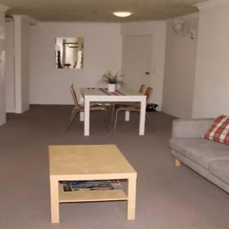 Kundu Lodge - Hosted By Burleigh Letting-3