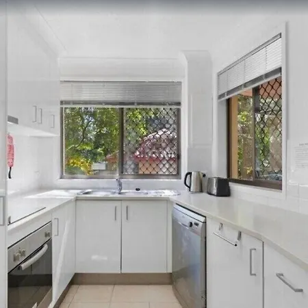 Salerno - Hosted By Burleigh Letting-3