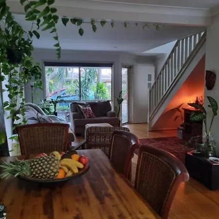 3Br Family Retreat 7 Mins Beach-3