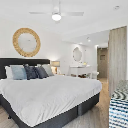 Mediterranean - Hosted By Burleigh Letting-3