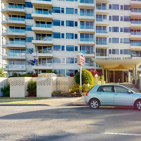 Southern Cross - Hosted By Burleigh Letting-3