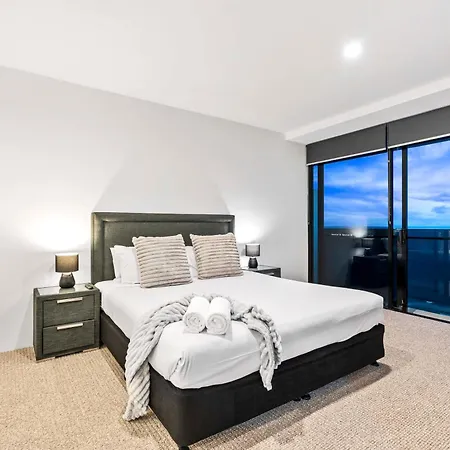 Self-Contained Apartments At Circle On Cavill - Privately Managed - Wow Stay-3